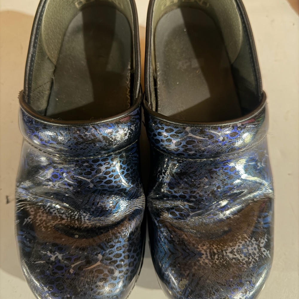 Metallic Blue Dansko nursing Shoes